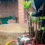hallaron muerta a una mujer dentro de un aljibe del patio de su casa y demoraron a su cuidadora