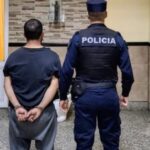 lo descubrieron intentando robar un auto
